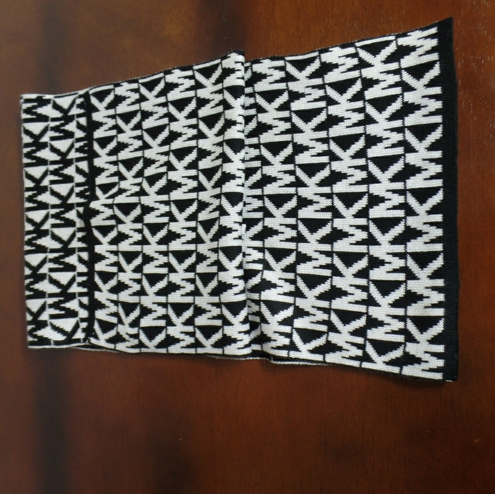 Michael kors scarf -